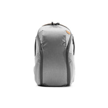 Load image into Gallery viewer, product_closeup|Peak Design Everyday Backpack, Zip, 15 Liter, Ash/Grau
