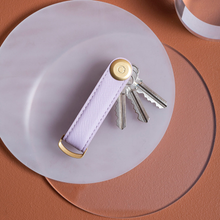 Load image into Gallery viewer, dark|Orbitkey Schlüsselbund, Lilac, Saffiano Leder, für bis zu 7 Schlüssel
