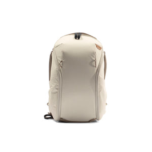 Everyday Backpack Zip von Peak Design, 15 Liter, Creme/Bone
