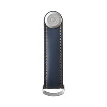 Load image into Gallery viewer, product_closeup|Schlüssel-Organisations-Talent von Orbitkey in Navy Blue
