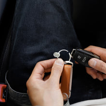 Laden Sie das Bild in den Galerie-Viewer, dark|Orbitkey Ring v2, Silver
