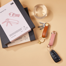 Laden Sie das Bild in den Galerie-Viewer, dark|Orbitkey Key Organiser Leather + Ring v2, Cotton Candy/Rose Gold
