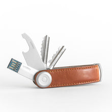 Load image into Gallery viewer, product_closeup|Schlüssel Organisator und Halter von Orbitkey, Premium Leder, Cognac
