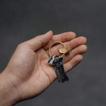 Laden Sie das Bild in den Galerie-Viewer, dark|Orbitkey Ring v2, Gold
