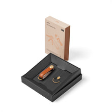 Load image into Gallery viewer, product_closeup|Orbitkey Key Organiser Leather + Ring v2, Cognac/Yellow Gold
