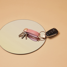 Laden Sie das Bild in den Galerie-Viewer, dark|Orbitkey Key Organiser Leather + Ring v2, Cotton Candy/Rose Gold
