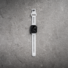 Laden Sie das Bild in den Galerie-Viewer, dark,theme_color-#C8C9CB|Apple Watch Sport Band Lunar Gray
